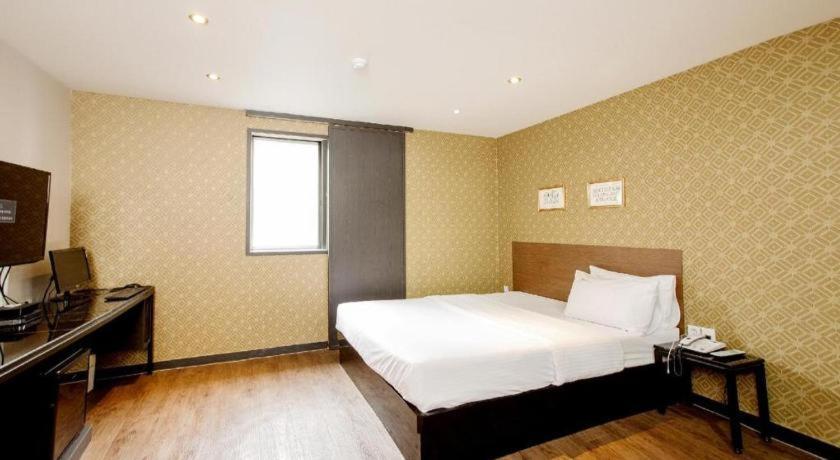 M7 Business Hotel Chilgok Exterior foto